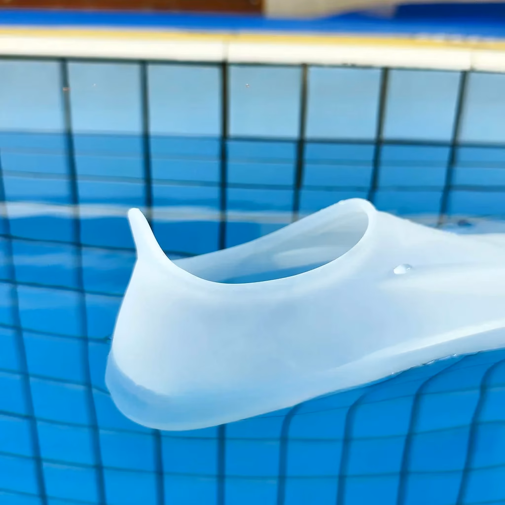 Chân vịt bơi lặn trong suốt mẫu vây gọn 2026, silicone mềm nhẹ, vô hình trong nước - Ảnh 3